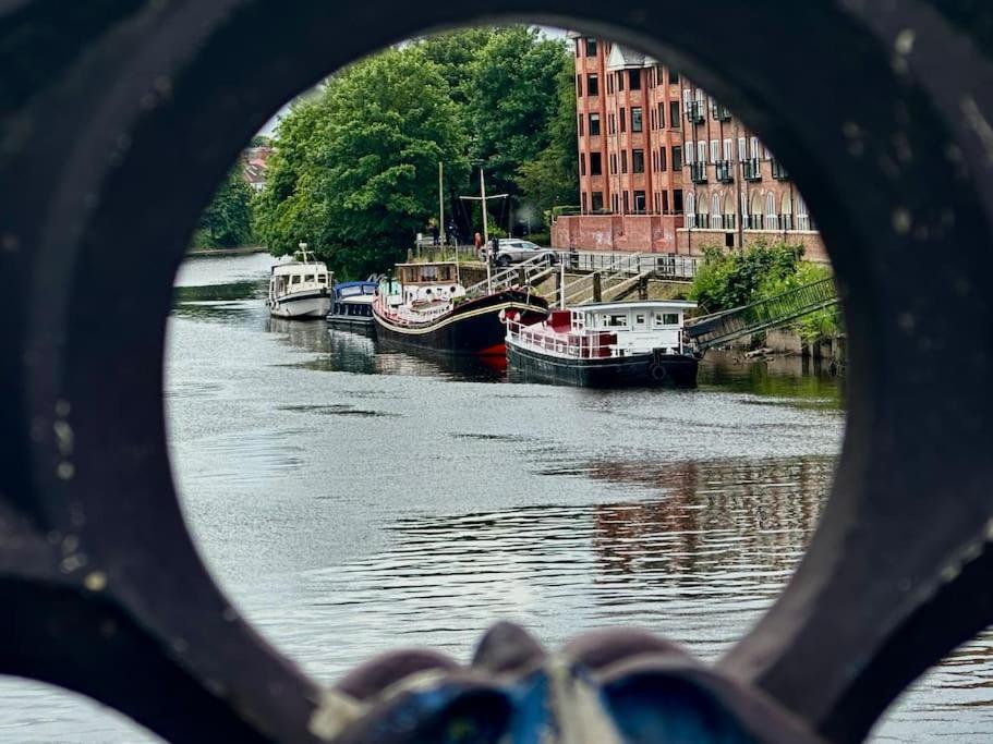 Unique Houseboat Experience I Central City Break York Exterior photo
